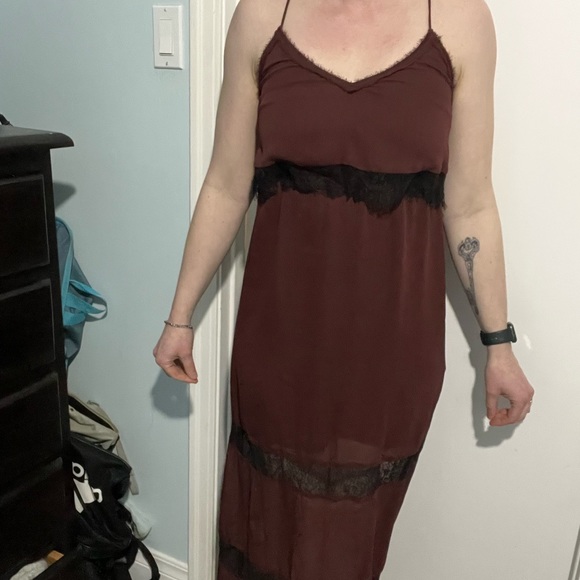 H&M burgundy and black lace dress - Picture 1 of 7